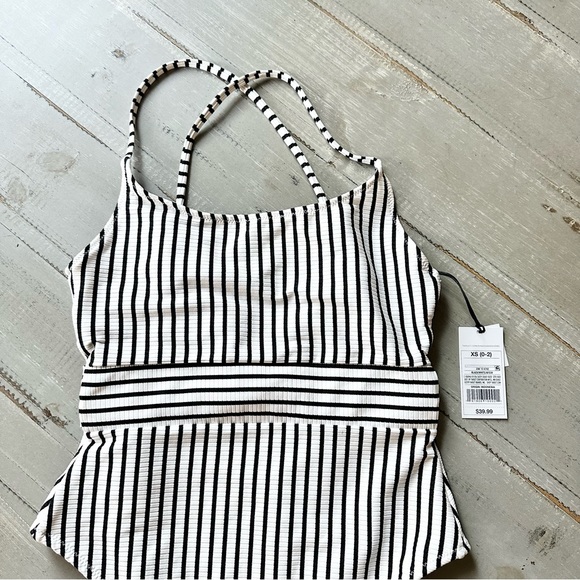 NWT - Shade & Shore Women’s Striped One Piece Swimsuit - Black/White - Size XS - Picture 9 of 12